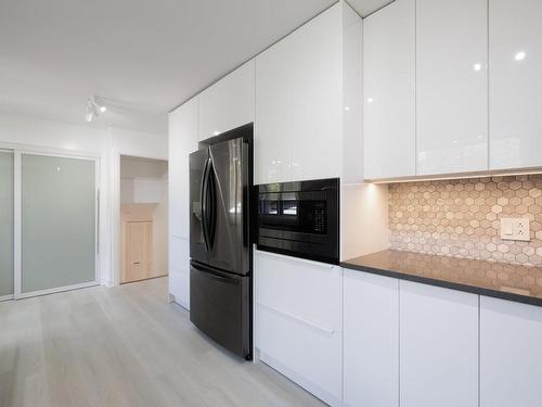 Kitchen - 121 Av. De Forest Gardens, Pointe-Claire, QC - Indoor Photo Showing Kitchen