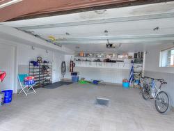 Garage - 