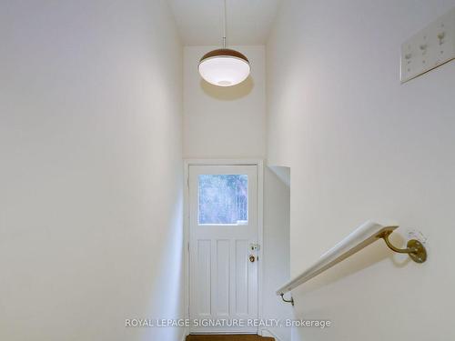 23 Sifton Crt, Toronto, ON - Indoor Photo Showing Other Room