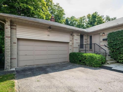 23 Sifton Crt, Toronto, ON - Outdoor