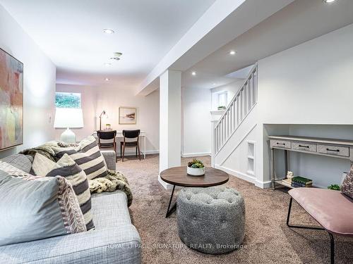 334 Arlington Ave, Toronto, ON - Indoor Photo Showing Living Room