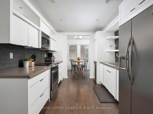 109 Manning Ave, Toronto, ON - Indoor Photo Showing Kitchen With Upgraded Kitchen