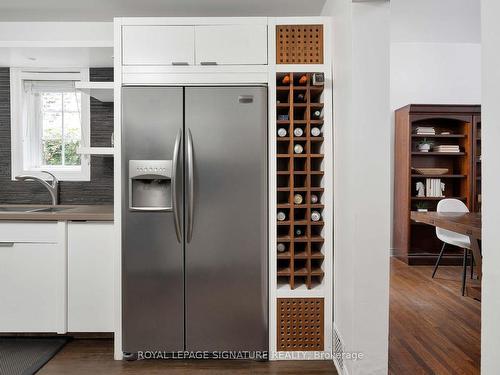 109 Manning Ave, Toronto, ON - Indoor Photo Showing Kitchen