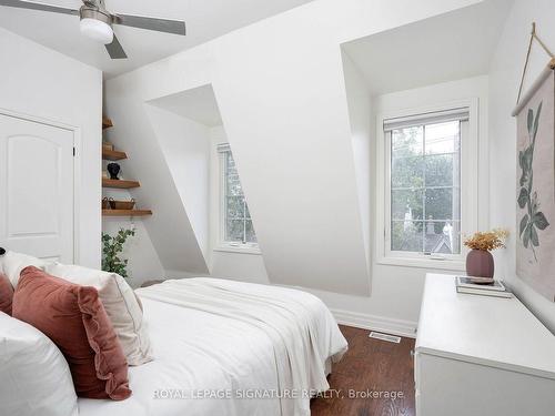 109 Manning Ave, Toronto, ON - Indoor Photo Showing Bedroom