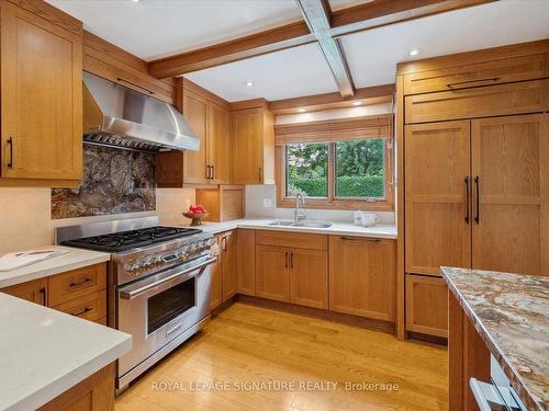 14 Macklingate Crt, Toronto, ON - Indoor Photo Showing Kitchen