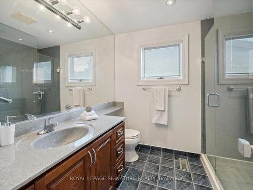 14 Macklingate Crt, Toronto, ON - Indoor Photo Showing Bathroom