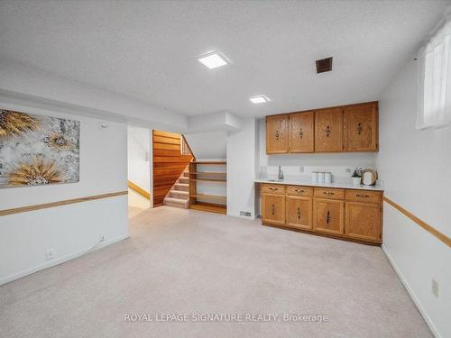 14 Macklingate Crt, Toronto, ON - Indoor Photo Showing Kitchen