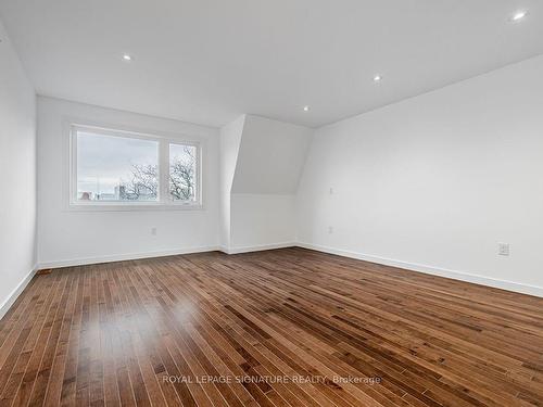 3-2374 Gerrard St E, Toronto, ON - Indoor Photo Showing Other Room