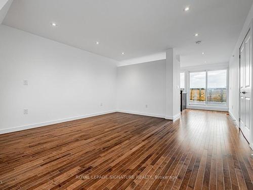 3-2374 Gerrard St E, Toronto, ON - Indoor Photo Showing Other Room