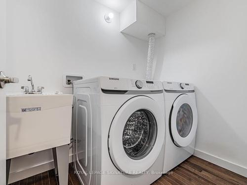 3-2374 Gerrard St E, Toronto, ON - Indoor Photo Showing Laundry Room