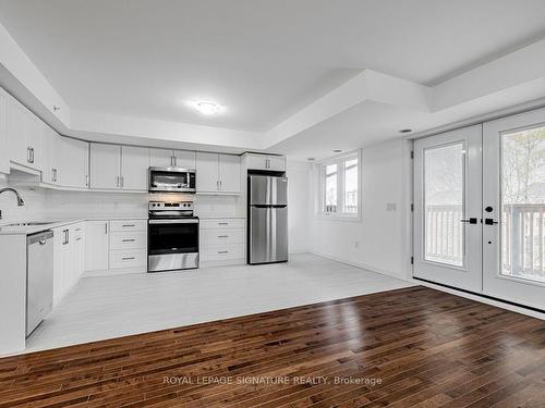 3-2374 Gerrard St E, Toronto, ON - Indoor Photo Showing Kitchen