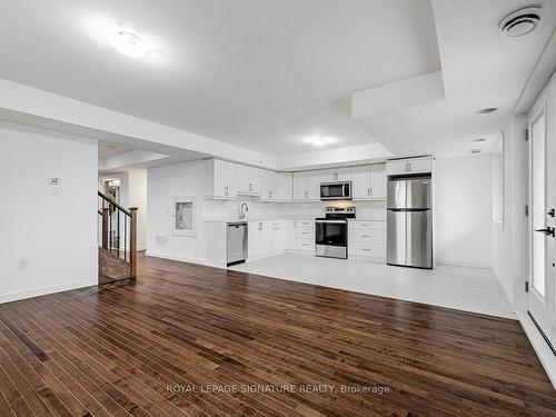 3-2374 Gerrard St E, Toronto, ON - Indoor Photo Showing Kitchen