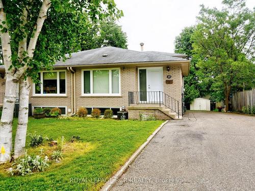 15 Mcdonald Dr, Aurora, ON - Outdoor