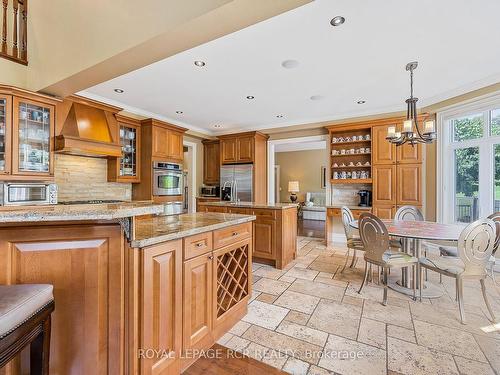 30 Sandy Ridge Crt, Whitchurch-Stouffville, ON - Indoor Photo Showing Kitchen