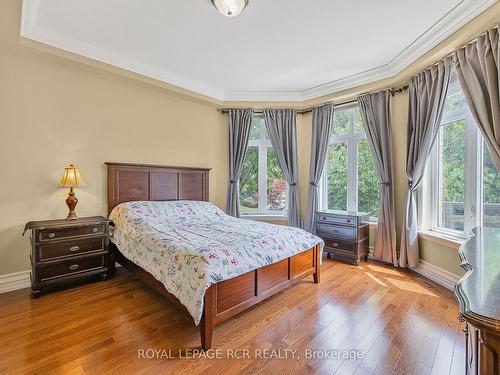 30 Sandy Ridge Crt, Whitchurch-Stouffville, ON - Indoor Photo Showing Bedroom