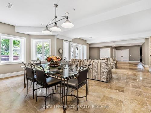 30 Sandy Ridge Crt, Whitchurch-Stouffville, ON - Indoor Photo Showing Dining Room