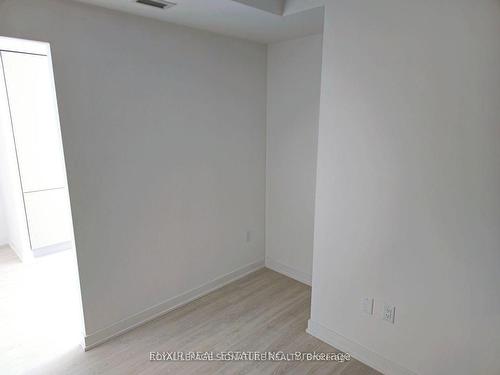 4512-3883 Quartz Rd, Mississauga, ON - Indoor Photo Showing Other Room