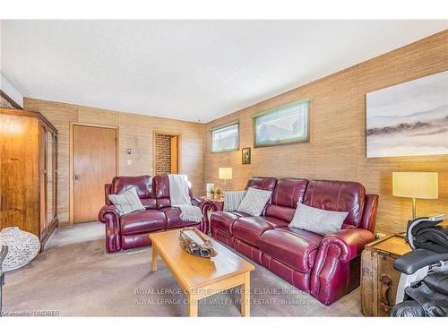 28 Parkview Pl, Brampton, ON - Indoor Photo Showing Living Room