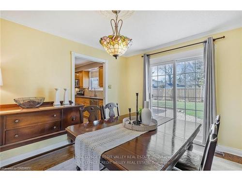 28 Parkview Pl, Brampton, ON - Indoor Photo Showing Dining Room