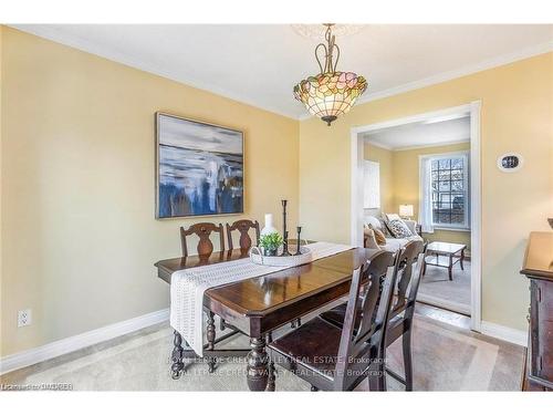 28 Parkview Pl, Brampton, ON - Indoor Photo Showing Dining Room