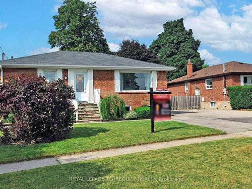 63 Moore St, Brampton, ON - Outdoor