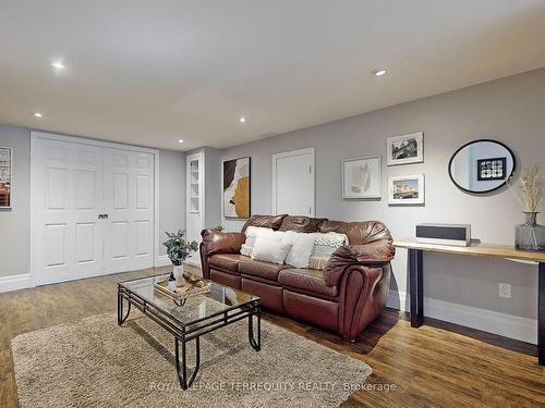 63 Moore St, Brampton, ON - Indoor Photo Showing Living Room