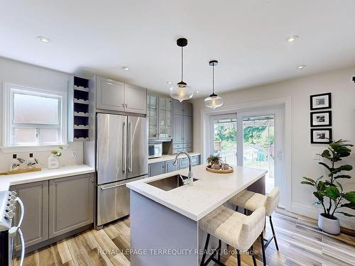 63 Moore St, Brampton, ON - Indoor Photo Showing Kitchen With Upgraded Kitchen