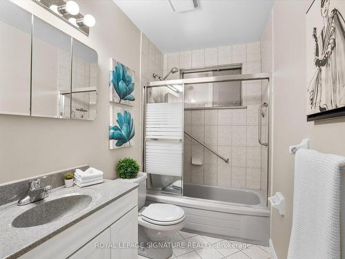 41 Vanderbrent Cres, Toronto, ON - Indoor Photo Showing Bathroom