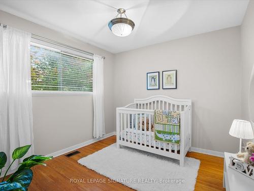 41 Vanderbrent Cres, Toronto, ON - Indoor Photo Showing Bedroom