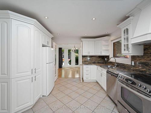 3577 Gallager Dr, Mississauga, ON - Indoor Photo Showing Kitchen With Double Sink