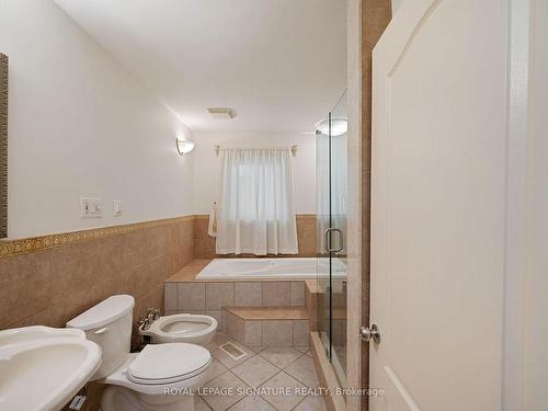 3577 Gallager Dr, Mississauga, ON - Indoor Photo Showing Bathroom