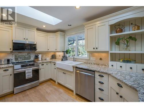 3505 Mcculloch Road, Kelowna, BC - Indoor Photo Showing Kitchen