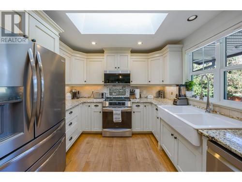 3505 Mcculloch Road, Kelowna, BC - Indoor Photo Showing Kitchen With Double Sink