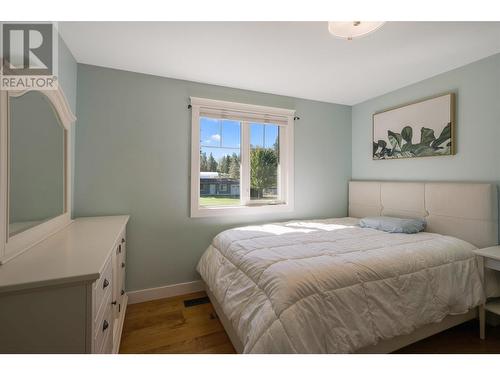 3505 Mcculloch Road, Kelowna, BC - Indoor Photo Showing Bedroom