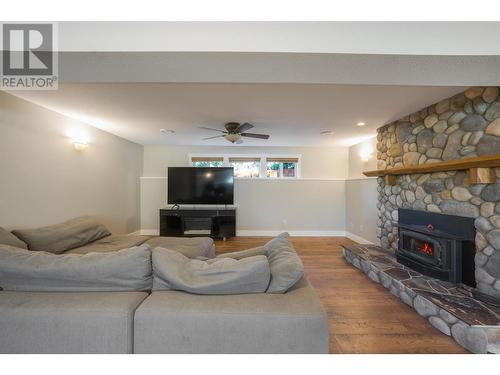 3505 Mcculloch Road, Kelowna, BC - Indoor Photo Showing Living Room With Fireplace