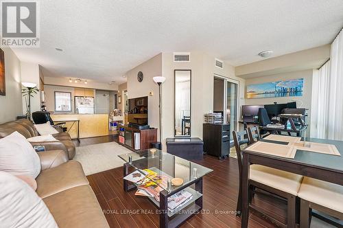 2601 - 373 Front Street W, Toronto, ON - Indoor Photo Showing Living Room