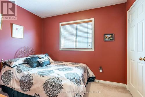 1785 Creek Way, Burlington, ON - Indoor Photo Showing Bedroom