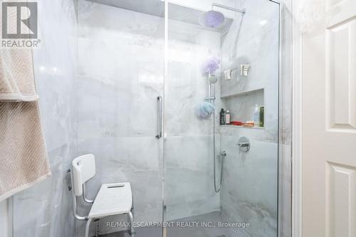 1785 Creek Way, Burlington, ON - Indoor Photo Showing Bathroom