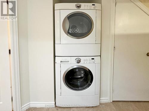 149 Foxhunt Road, Waterloo, ON - Indoor Photo Showing Laundry Room