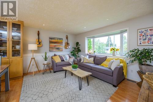 4739 Crocus Crescent, Prince George, BC - Indoor Photo Showing Living Room