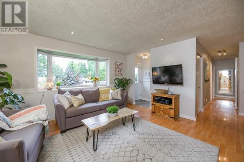 4739 Crocus Crescent, Prince George, BC - Indoor Photo Showing Living Room