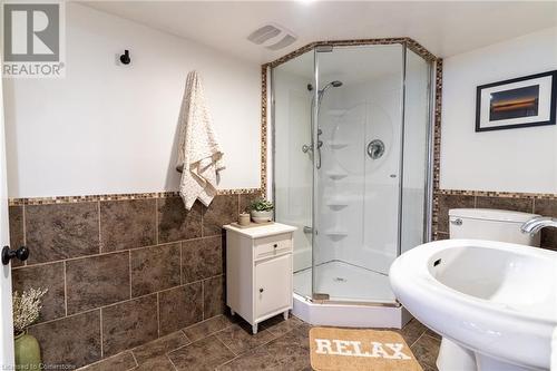 Back / Unit 2 - 2nd bath (3pc) - 239 East 22Nd Street, Hamilton, ON - Indoor Photo Showing Bathroom