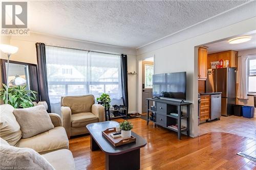 Front / Unit 1 - 239 East 22Nd Street, Hamilton, ON - Indoor Photo Showing Living Room