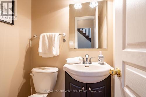 82 Cole Street, Hamilton (Waterdown), ON - Indoor Photo Showing Bathroom