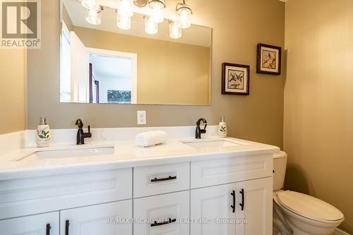 82 Cole Street, Hamilton (Waterdown), ON - Indoor Photo Showing Bathroom