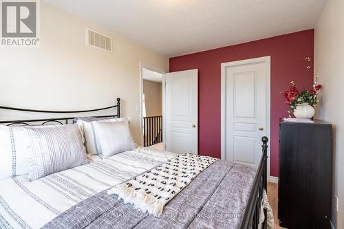 82 Cole Street, Hamilton (Waterdown), ON - Indoor Photo Showing Bedroom