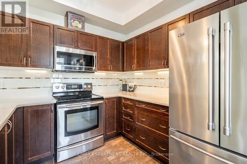 82 Cole Street, Hamilton (Waterdown), ON - Indoor Photo Showing Kitchen With Stainless Steel Kitchen