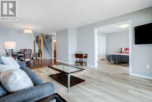 8 - 615 Nelson Street W, Norfolk, ON - Indoor Photo Showing Living Room