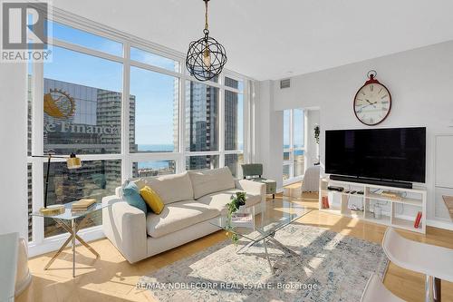 4407 - 55 Bremner Boulevard, Toronto, ON - Indoor Photo Showing Living Room