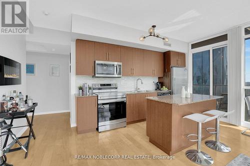 4407 - 55 Bremner Boulevard, Toronto, ON - Indoor Photo Showing Kitchen